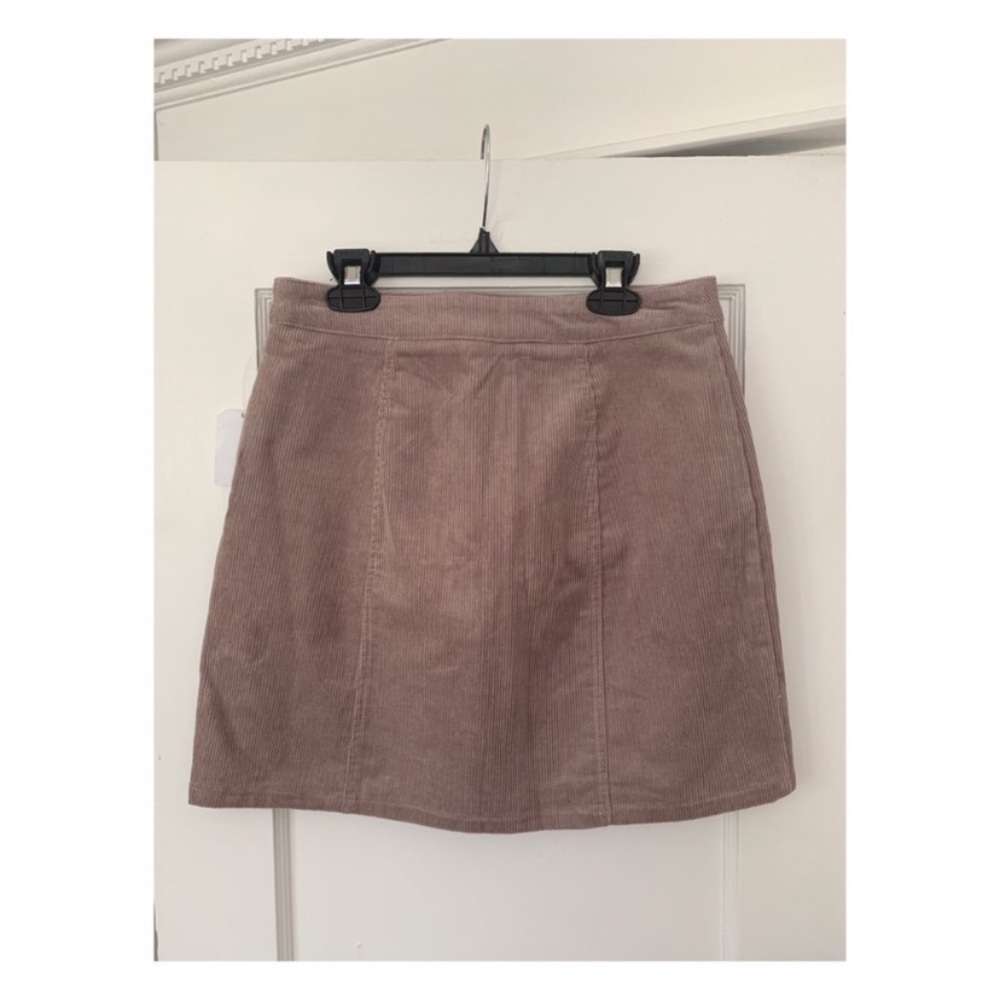mini skirt - Picture 2 of 3